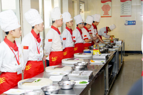 长沙新东方：初中生适合学厨师吗？