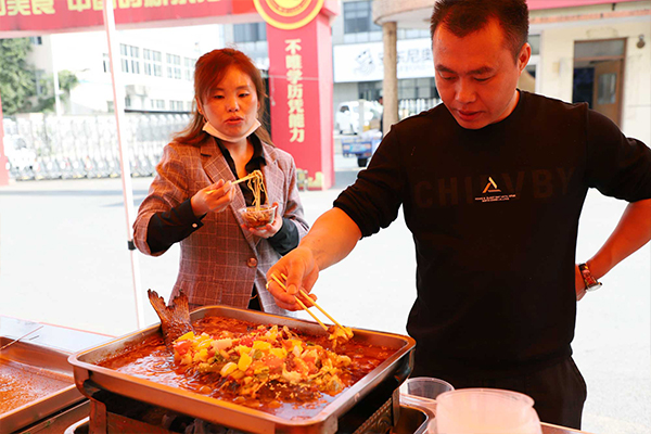 秋冬创业正当时，嗨吃美食学小吃，他们都在杭州新东方开启创业之路~