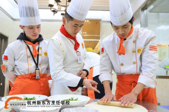過完年，我決定來杭州新東方學烹飪，給自己一個燦爛前途！