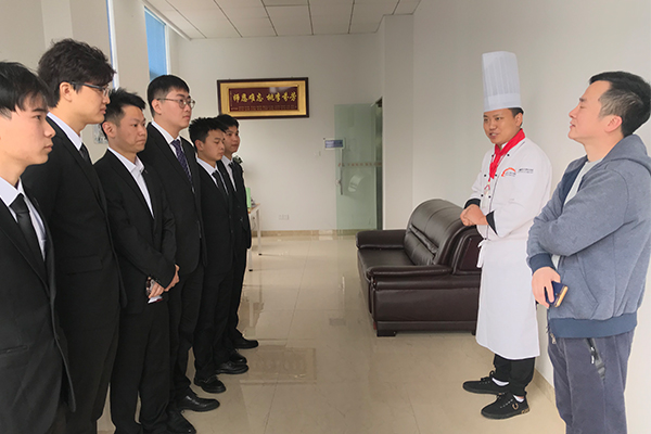 职”遇未来！三家校企合作单位走进杭州新东方烹饪学校进行招聘宣讲！